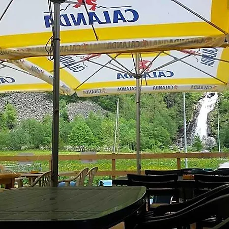 La Cascata Hotel *